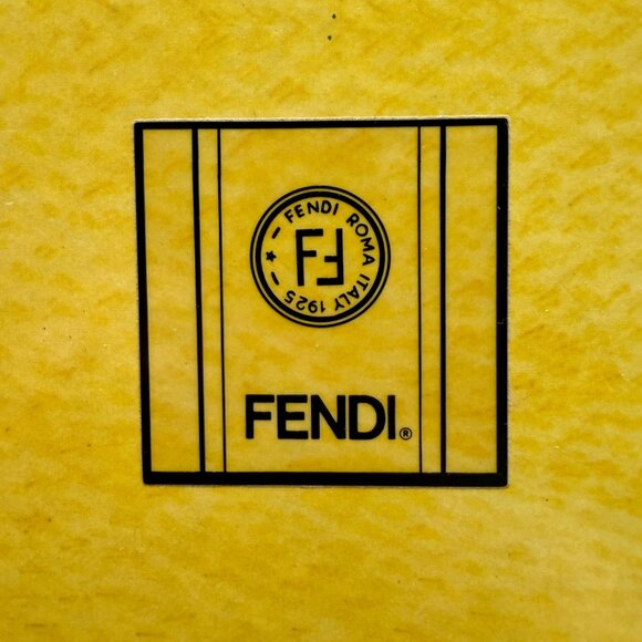 *VINTAGE/RARE* Fendi Wallet with Original Packaging & Authentication - Picture 9 of 12